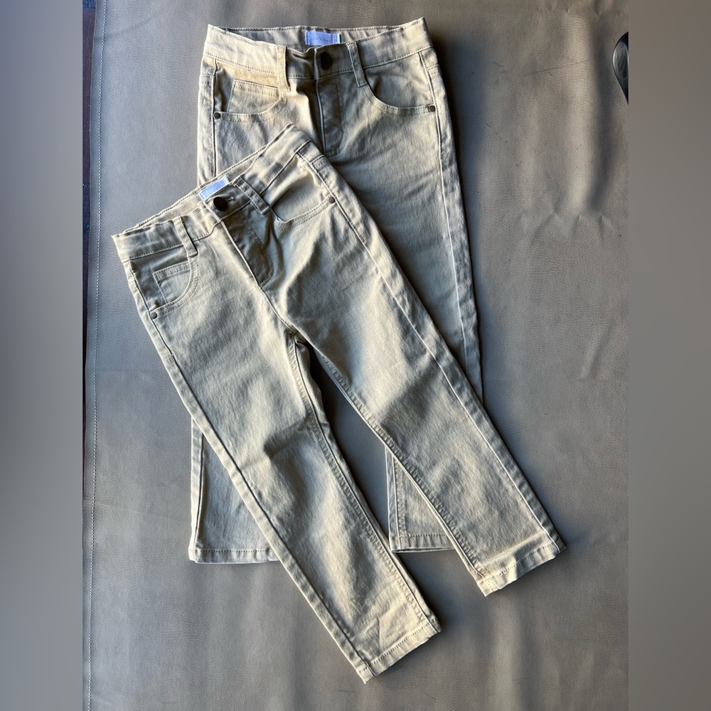 Jamie Kay light khaki jeans in boys’ size 5 & 6. Used once for photos I believe.